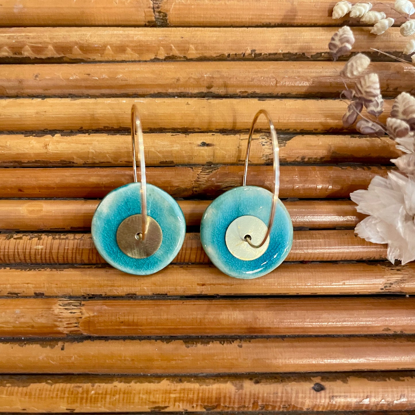 Boucles d'oreilles en céramique cercle bleu clair